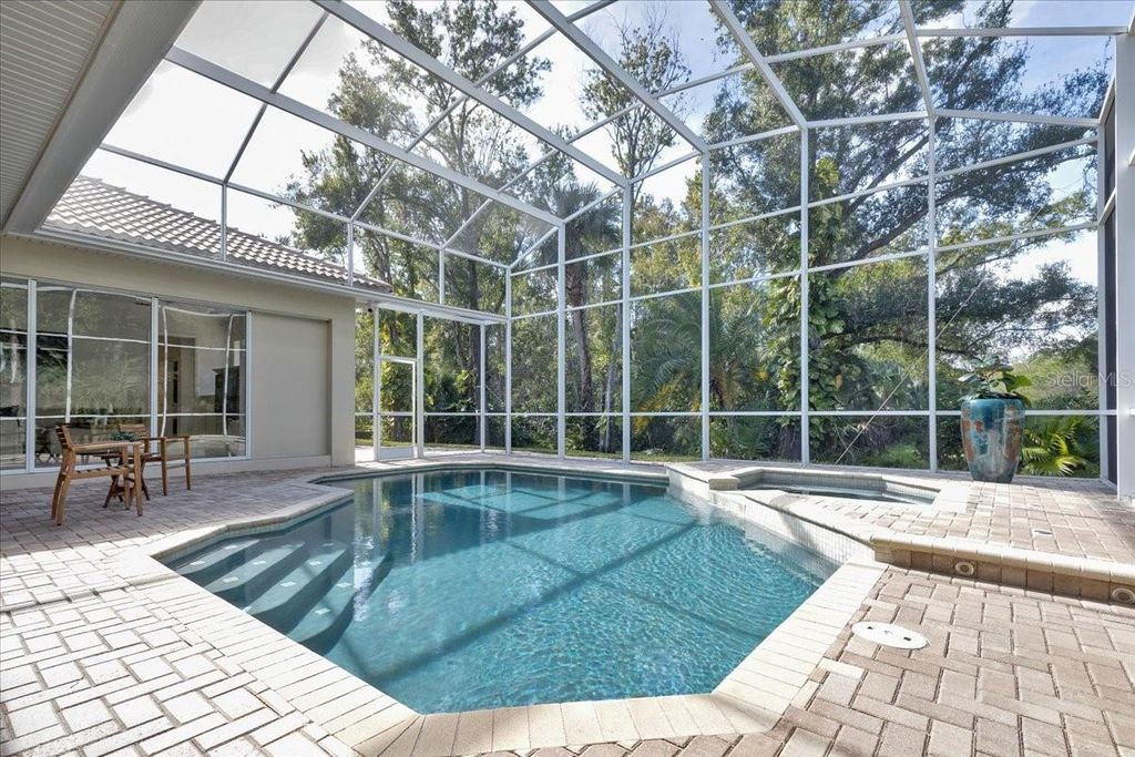 Image 68 of property listing at 9814 EMERALD LINKS DRIVE, Tampa, FL 33626