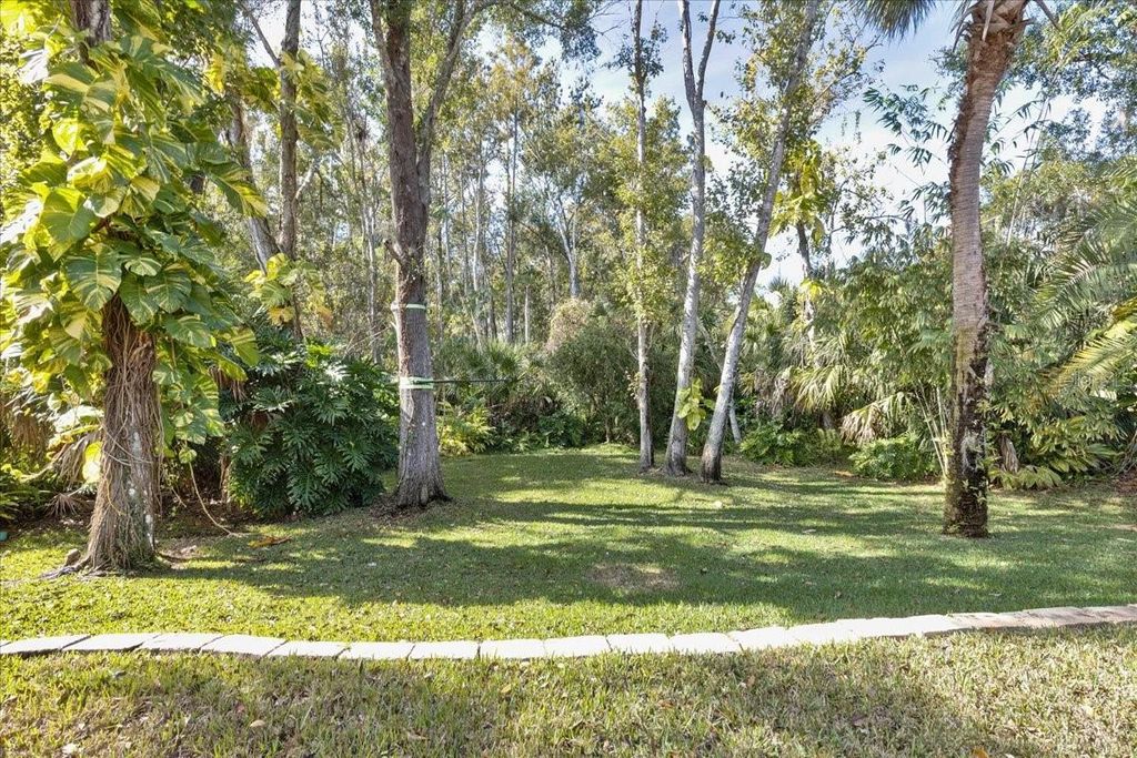 Image 73 of property listing at 9814 EMERALD LINKS DRIVE, Tampa, FL 33626