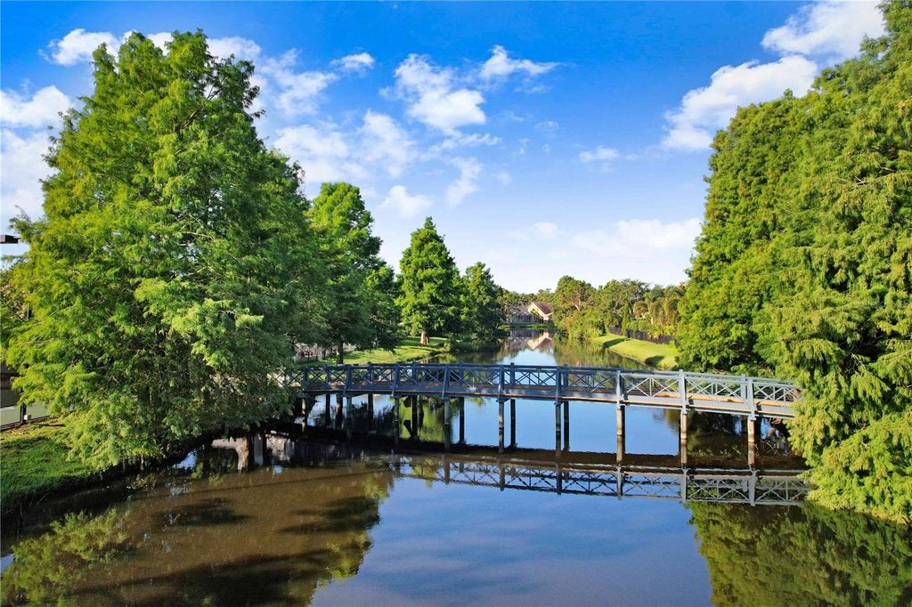 Image 90 of property listing at 9814 EMERALD LINKS DRIVE, Tampa, FL 33626