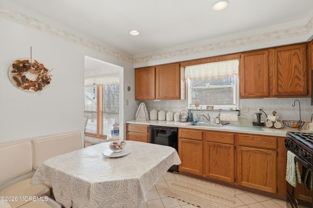 13 Heritage Drive, Howell, NJ 07731