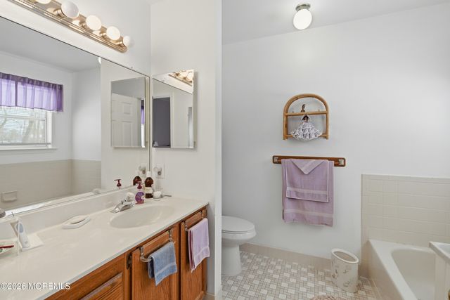 13 Heritage Drive, Howell, NJ 07731