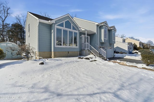 13 Heritage Drive, Howell, NJ 07731