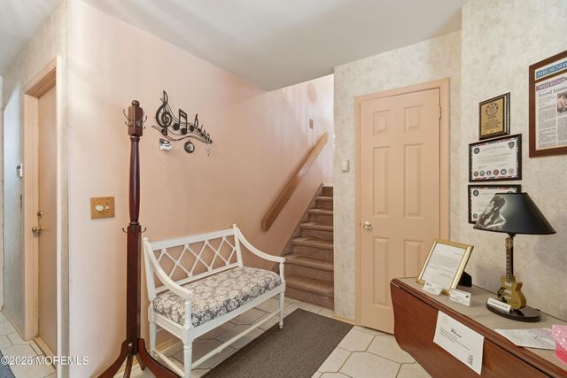 13 Heritage Drive, Howell, NJ 07731