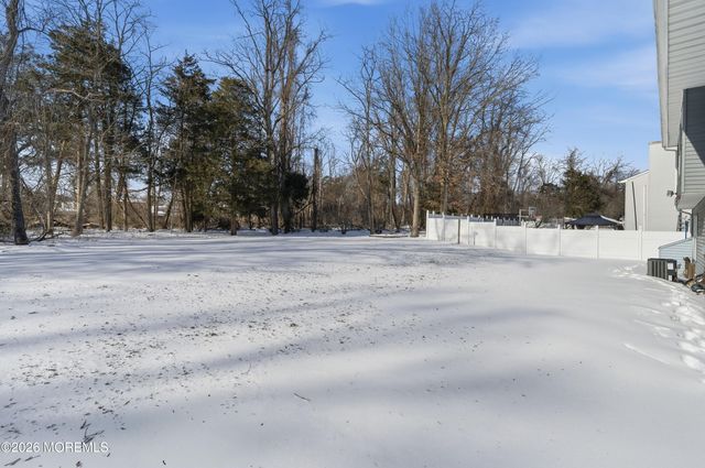 13 Heritage Drive, Howell, NJ 07731