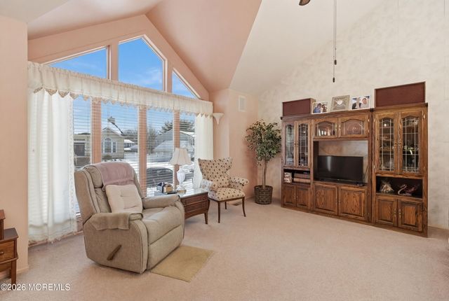 13 Heritage Drive, Howell, NJ 07731