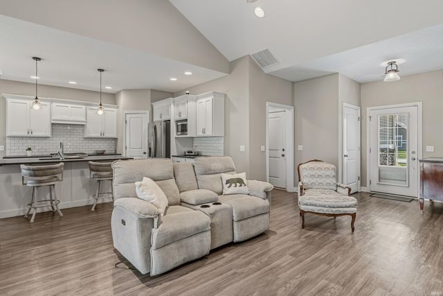 9807 Oak Trail Road, Fort Wayne, IN 46825