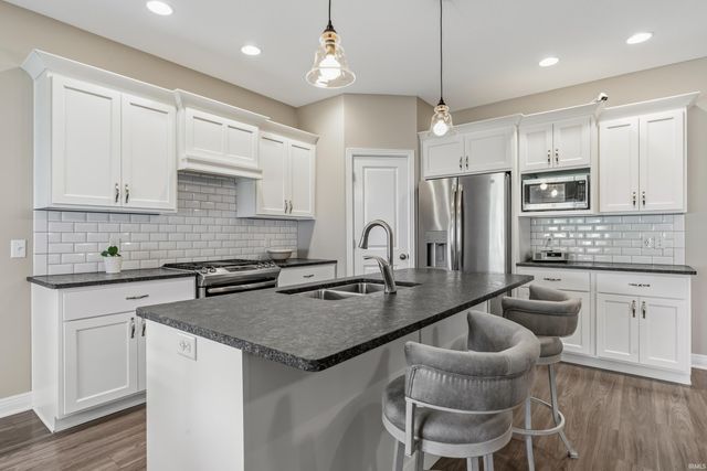 9807 Oak Trail Road, Fort Wayne, IN 46825