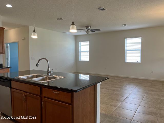 728 Remington Green Drive SE, Palm Bay, FL 32909