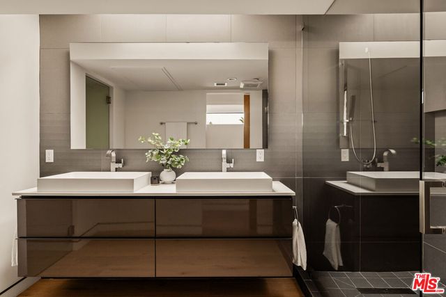 820 N Formosa Avenue, Los Angeles, CA 90046