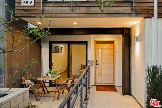 820 N Formosa Avenue, Los Angeles, CA 90046