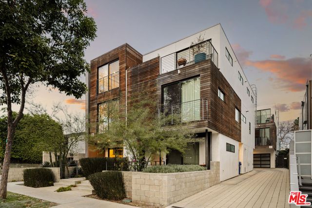820 N Formosa Avenue, Los Angeles, CA 90046