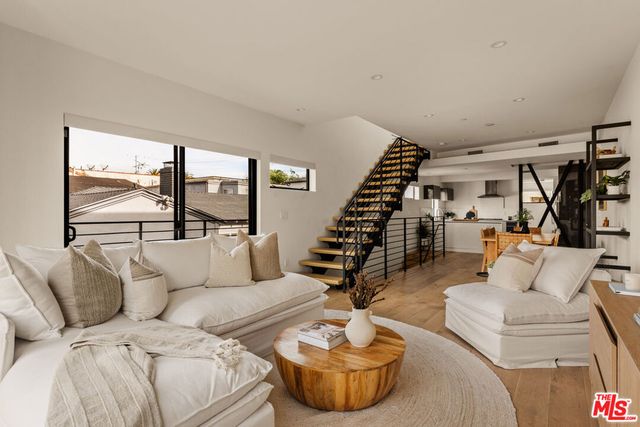 820 N Formosa Avenue, Los Angeles, CA 90046