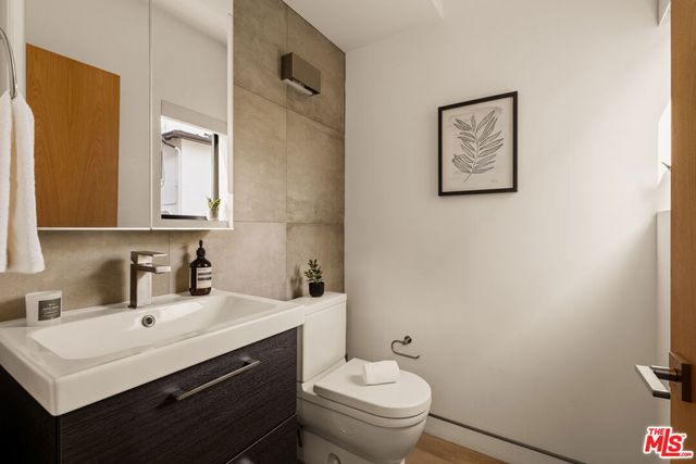 820 N Formosa Avenue, Los Angeles, CA 90046