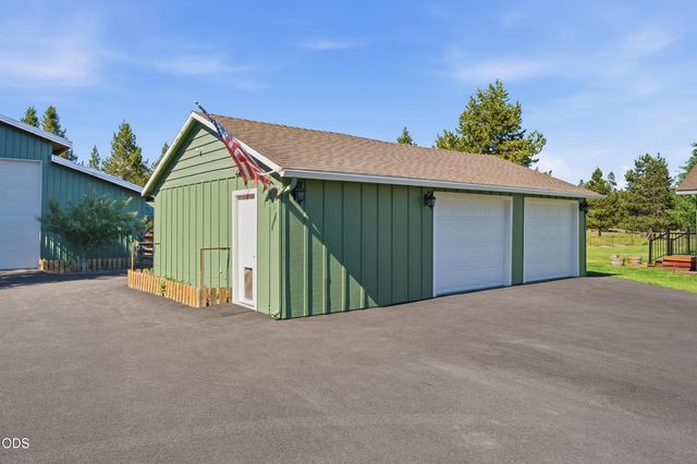 16250 South Drive, La Pine, OR 97739