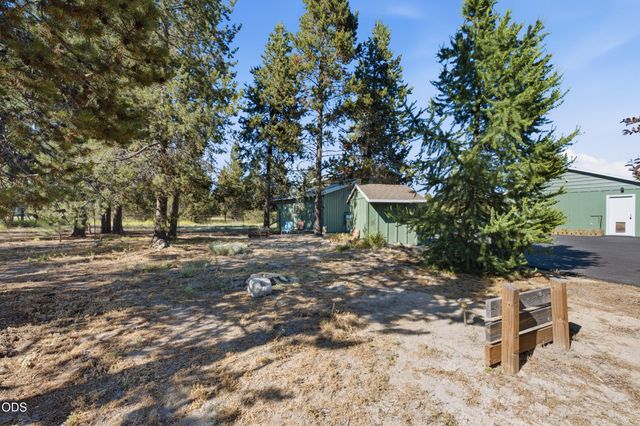 16250 South Drive, La Pine, OR 97739
