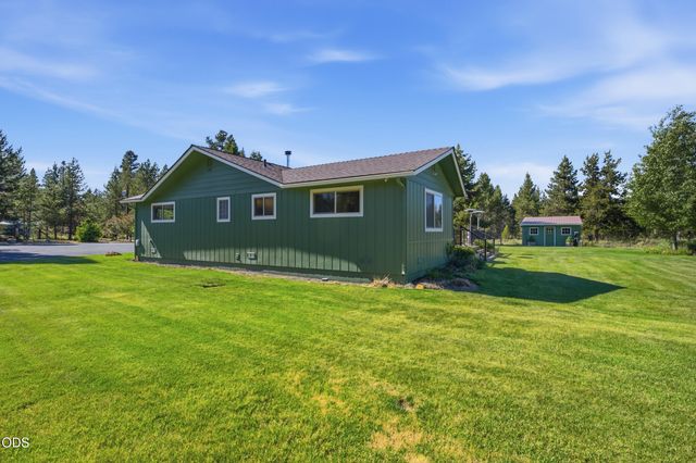 16250 South Drive, La Pine, OR 97739