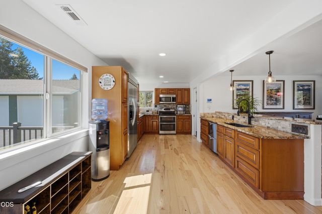 16250 South Drive, La Pine, OR 97739