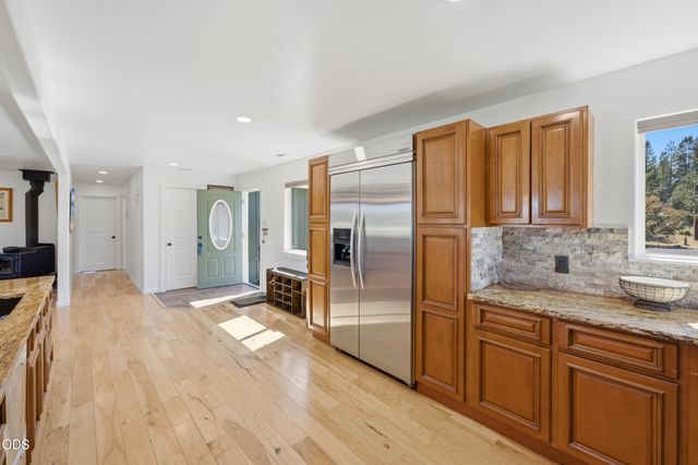 16250 South Drive, La Pine, OR 97739