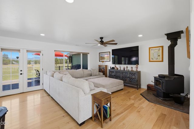 16250 South Drive, La Pine, OR 97739