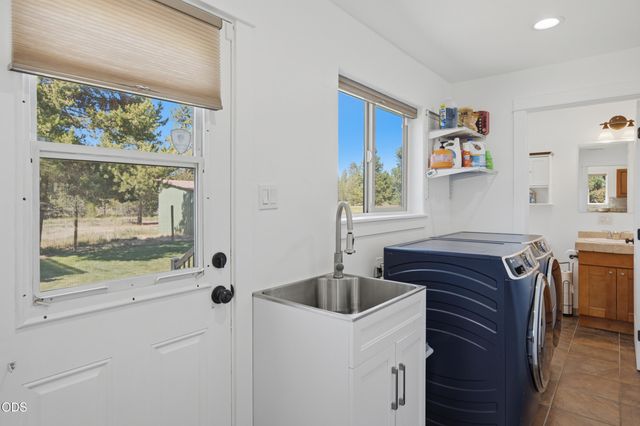 16250 South Drive, La Pine, OR 97739