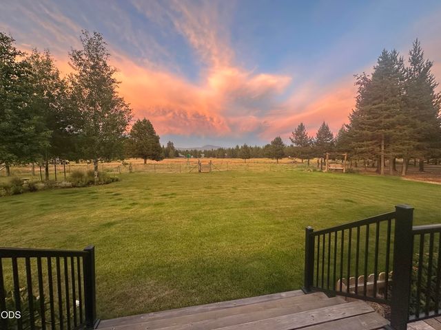 16250 South Drive, La Pine, OR 97739