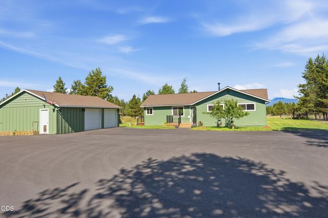 16250 South Drive, La Pine, OR 97739