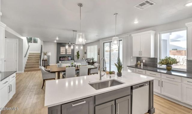 208 Emerald Rock, El Paso, TX 79928