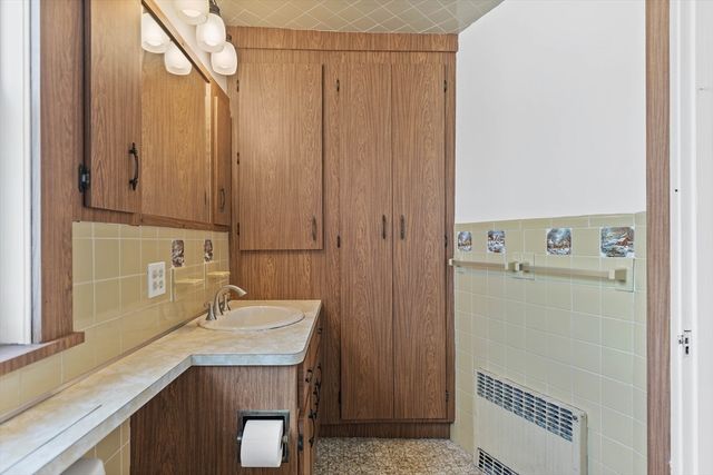 160 Marlboro St, Quincy, MA 02170