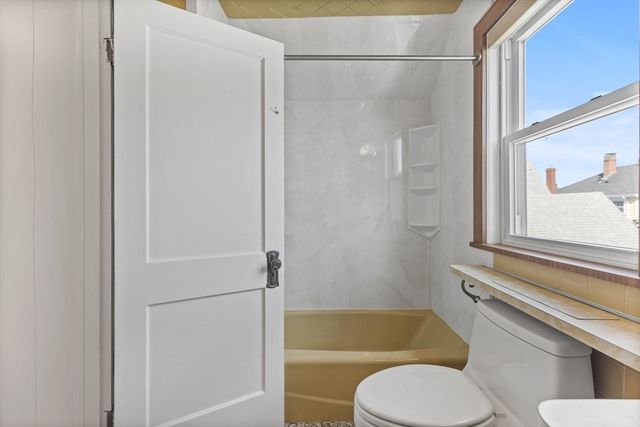 160 Marlboro St, Quincy, MA 02170