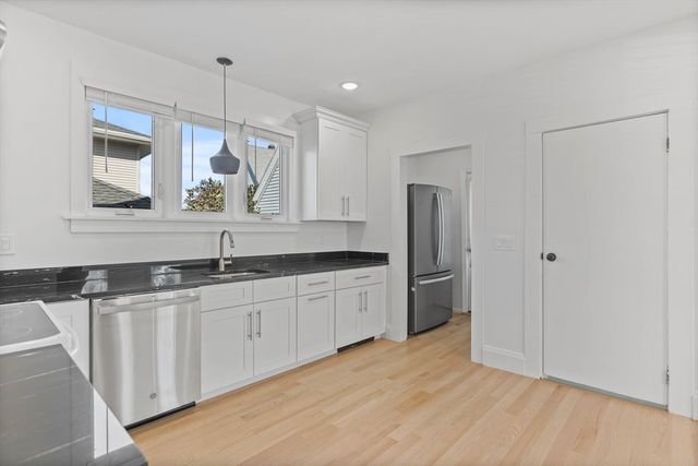 160 Marlboro St, Quincy, MA 02170