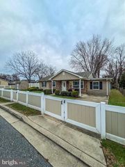 1018 CORD ST, Middle River, MD 21220