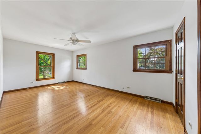 5641 Deerpath Lane, Downers Grove, IL 60516