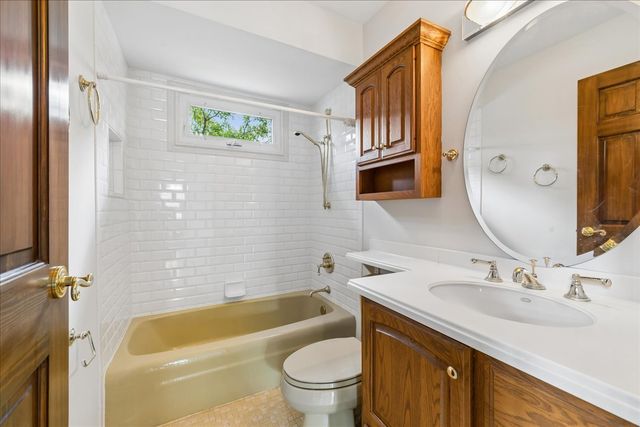 5641 Deerpath Lane, Downers Grove, IL 60516