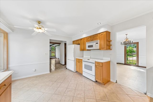 5641 Deerpath Lane, Downers Grove, IL 60516