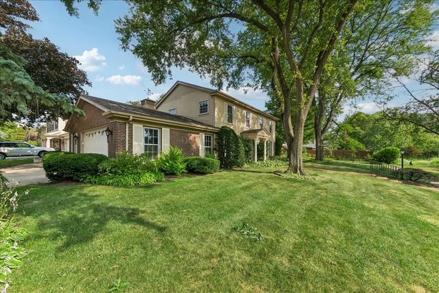 5641 Deerpath Lane, Downers Grove, IL 60516