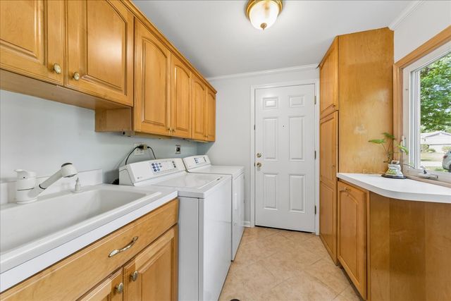 5641 Deerpath Lane, Downers Grove, IL 60516