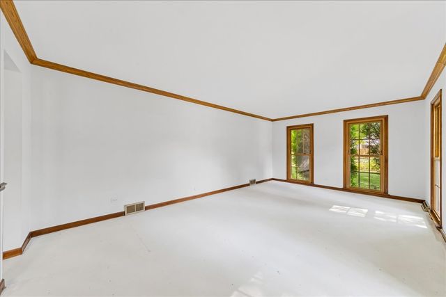 5641 Deerpath Lane, Downers Grove, IL 60516