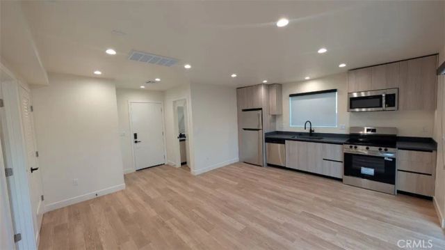 7810 Flight, Westchester, CA 90045