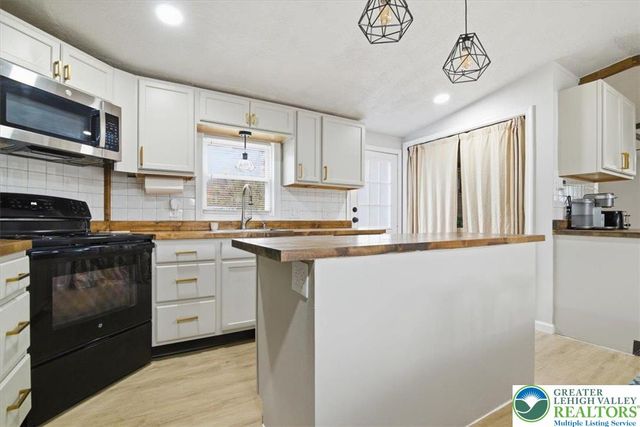 57 West Zimmer Drive, Lehigh Twp, PA 18088