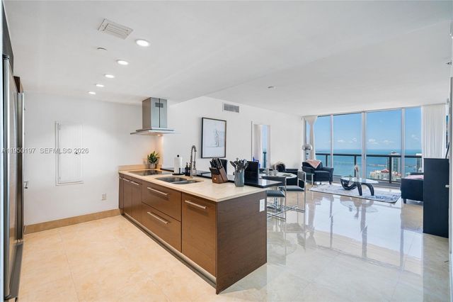 495 Brickell 5705, Miami, FL 33131