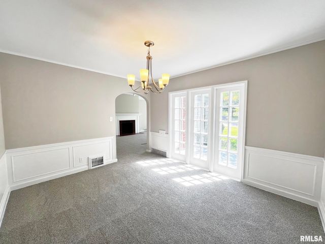 3203 N BILTMORE Avenue, Peoria, IL 61604