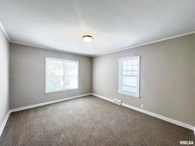 3203 N BILTMORE Avenue, Peoria, IL 61604