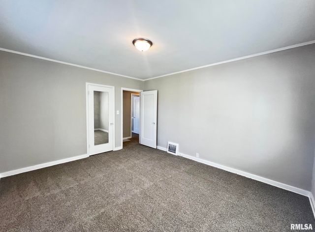 3203 N BILTMORE Avenue, Peoria, IL 61604