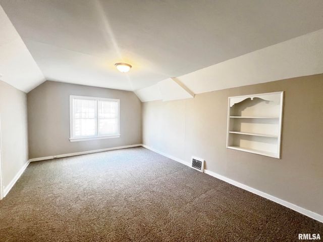 3203 N BILTMORE Avenue, Peoria, IL 61604