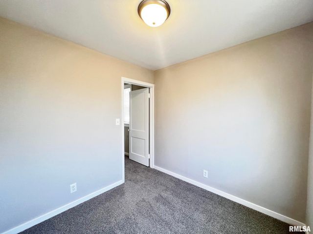 3203 N BILTMORE Avenue, Peoria, IL 61604