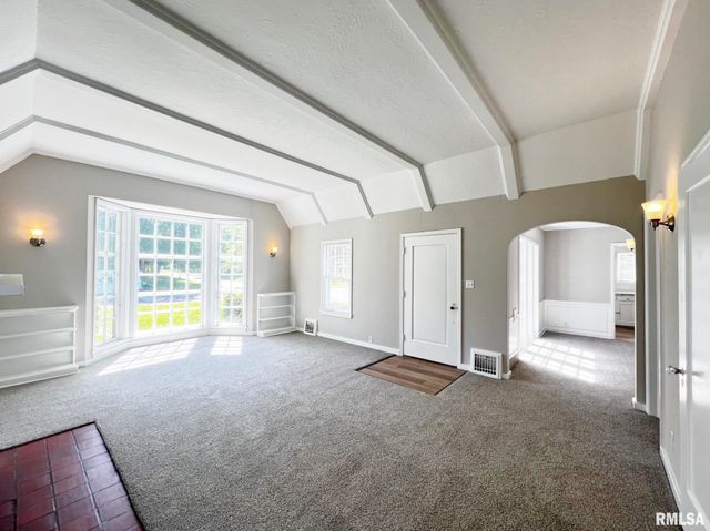 3203 N BILTMORE Avenue, Peoria, IL 61604