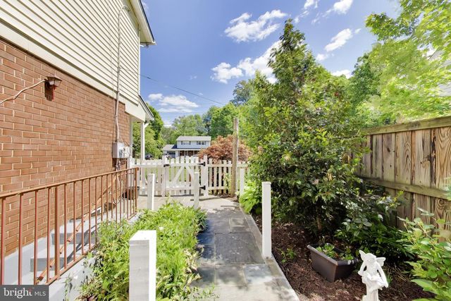 5510 EASTBOURNE DR, Springfield, VA 22151