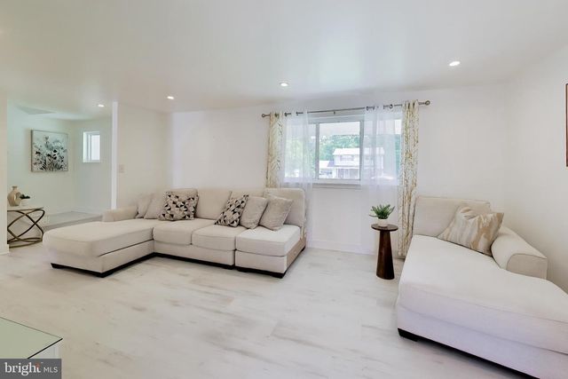 5510 EASTBOURNE DR, Springfield, VA 22151