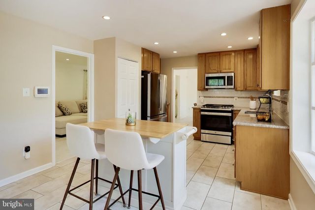5510 EASTBOURNE DR, Springfield, VA 22151