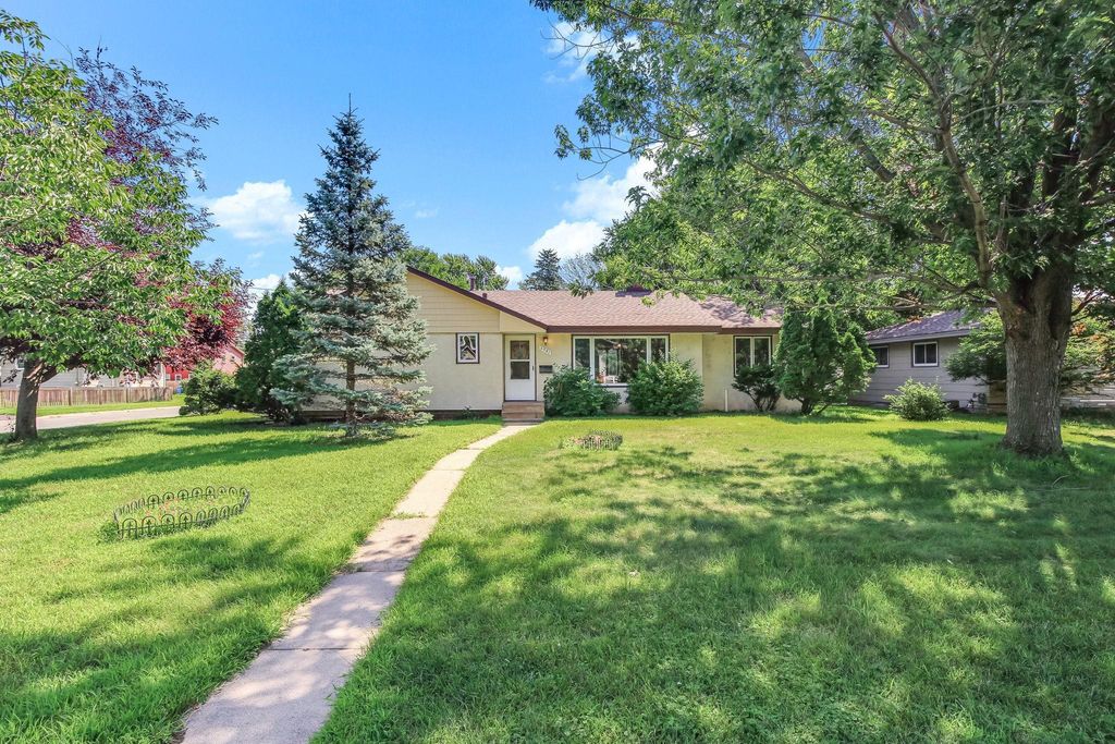 5981 5th Street NE, Fridley, MN 55432